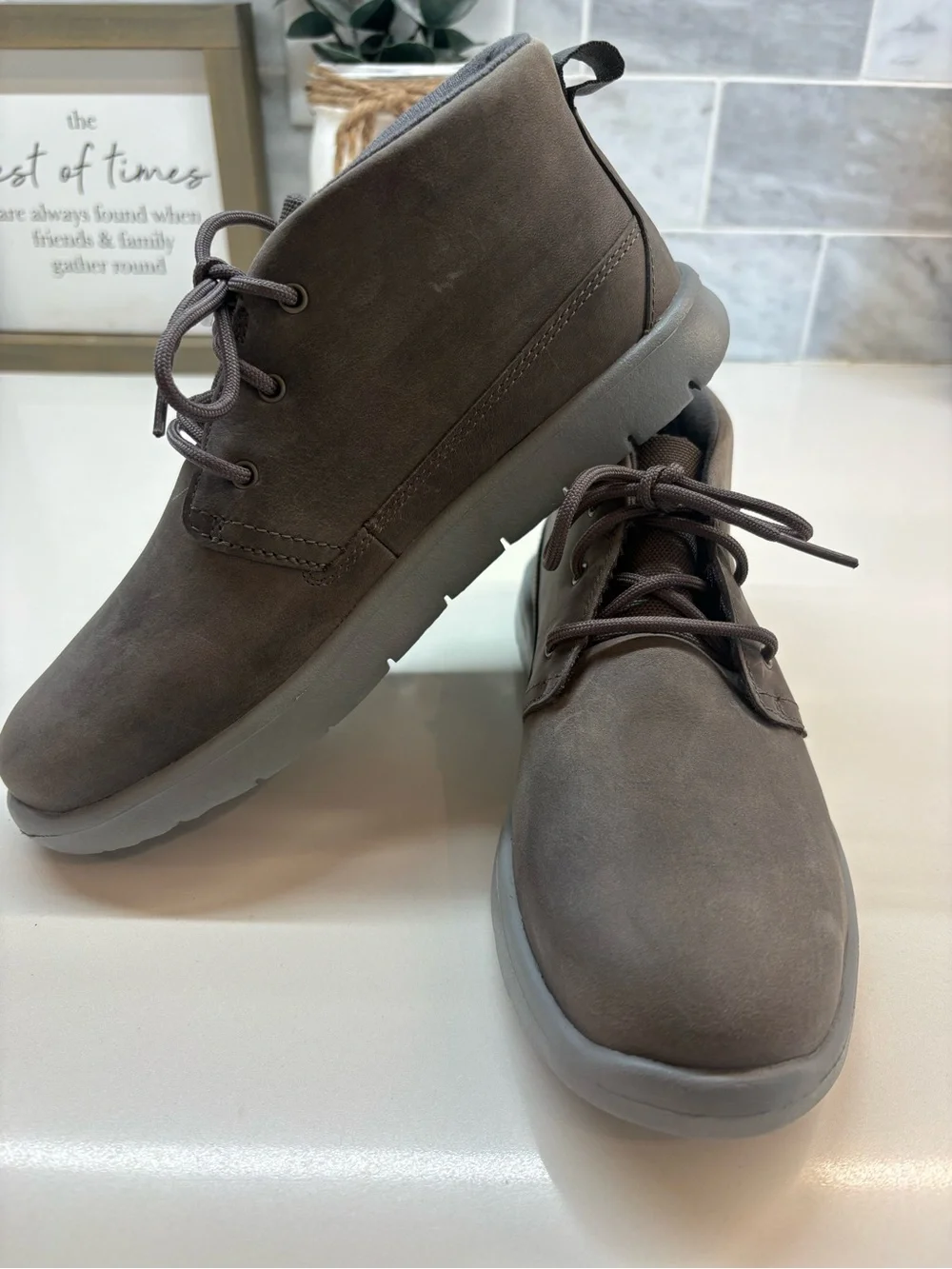 N/A ugg treadlite